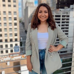 Meet your Posher, Lauren